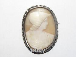 05J24 Antique Cameo Brooch Solid Silver Mounting Crab Hallmark 19th Century