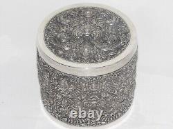 09J8 Old solid silver tea box from 19th century Indochina, 335 grams