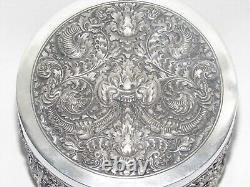 09J8 Old solid silver tea box from 19th century Indochina, 335 grams