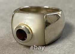 22g Antique silver ring with garnet and mother-of-pearl, solid silver garnet ring