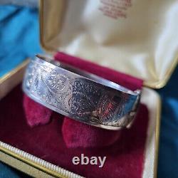 925 Sterling Silver Engraved Opening Bangle Anchor Lion Hallmarks 1960 Vintage 58g