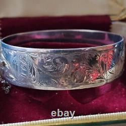 925 Sterling Silver Engraved Opening Bangle Anchor Lion Hallmarks 1960 Vintage 58g