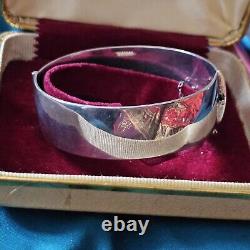925 Sterling Silver Engraved Opening Bangle Anchor Lion Hallmarks 1960 Vintage 58g