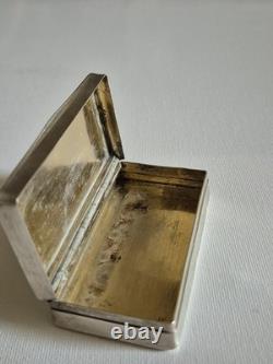 ANTIQUE SILVER SNUFF BOX. 19th Century