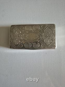 ANTIQUE SILVER SNUFF BOX. 19th Century