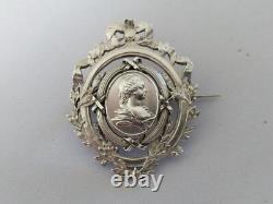 ANTIQUE SOLID SILVER BROOCH 19th CENTURY LOUIS XVI RIBBONS PORTRAIT OF MARIE ANTOINETTE