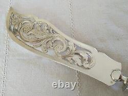 ANTIQUE SOLID SILVER FISH SERVICE SHOVEL WITH COUNTLY CROWN 19th century border