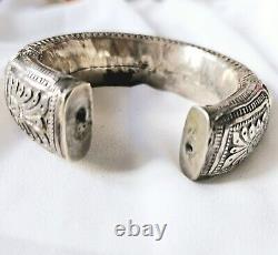 Ancient Bedouin Silver Bracelet with Bells Kévin Oman 71g Circa 1900