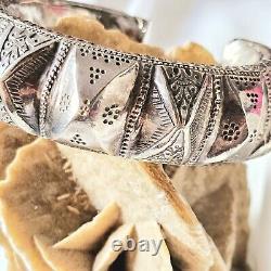 Ancient Bedouin Silver Bracelet with Bells Kévin Oman 71g Circa 1900
