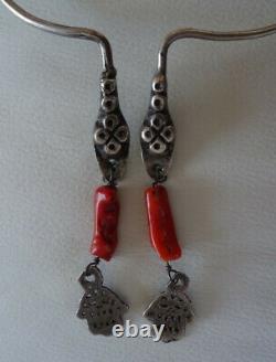 Ancient Berber Torque Necklace In Silver And Coral / Ethnic Jewel