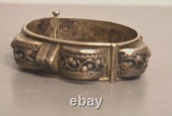 Ancient Kabyle Berber Solid Silver Cuff Bracelet Embossed