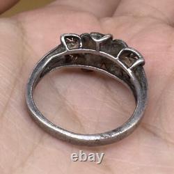 Ancient Roman solid silver ring with floral motif, rare antique