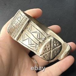 Ancient Solid Silver Bracelet 925 Ethnic Art Creator Tank