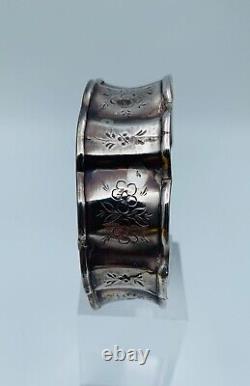 Ancient Solid Silver Bracelet with Minerva Head Hallmark Engraved Flower 17 Grams W1112