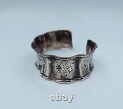 Ancient Solid Silver Bracelet with Minerva Head Hallmark Engraved Flower 17 Grams W1112