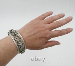 Ancient cuff bracelet, flowers, solid silver filigree, Tunisia, 20th Century