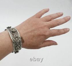 Ancient cuff bracelet, flowers, solid silver filigree, Tunisia, 20th Century