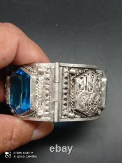 Ancient large Berber cuff bracelet from the Maghreb in solid silver, stamped.