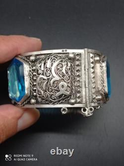 Ancient large Berber cuff bracelet from the Maghreb in solid silver, stamped.