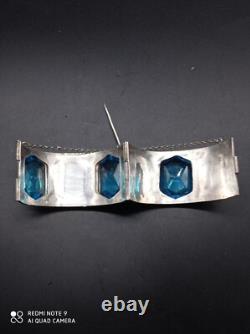 Ancient large Berber cuff bracelet from the Maghreb in solid silver, stamped.