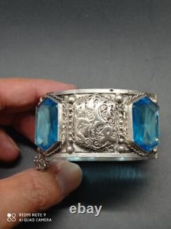 Ancient large Berber cuff bracelet from the Maghreb in solid silver, stamped.