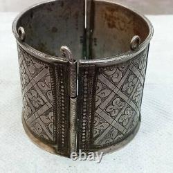 Ancient solid silver khlekhal from antiquity