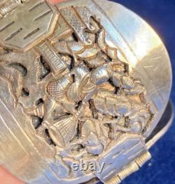 Antique Indochine Bracelet from the 20th Century. Hallmarked Solid Silver with Nature and Harvest Motifs.