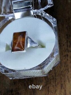 Antique Jewelry: Solid Silver Ring with Natural Amber Stone XX Century 1980