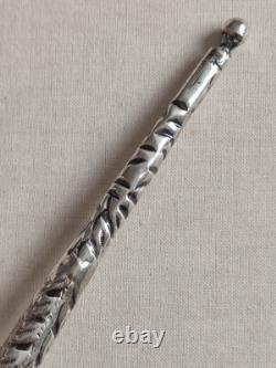 Antique Torah Yad Reading Hand in Solid Silver with Stamped Decoration 37.5g