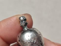 Antique Torah Yad Reading Hand in Solid Silver with Stamped Decoration 37.5g