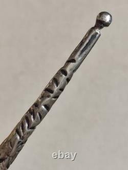 Antique Torah Yad Reading Hand in Solid Silver with Stamped Decoration 37.5g