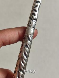 Antique Torah Yad Reading Hand in Solid Silver with Stamped Decoration 37.5g