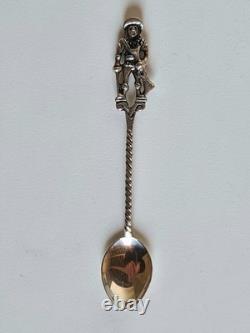 Antique box set of 7 small solid silver spoons, 833 silver, Colonial decoration, early 20th century