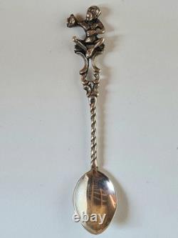 Antique box set of 7 small solid silver spoons, 833 silver, Colonial decoration, early 20th century