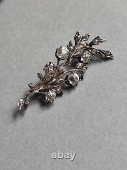 Antique brooch in silver and rhinestones