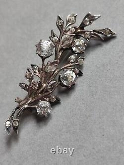 Antique brooch in silver and rhinestones