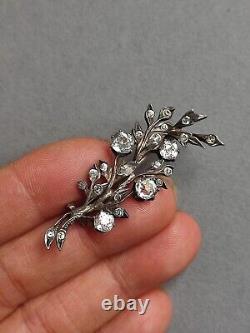 Antique brooch in silver and rhinestones