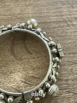 Antique solid silver Berber Moroccan Mizam bracelet, 119 g, ethnic