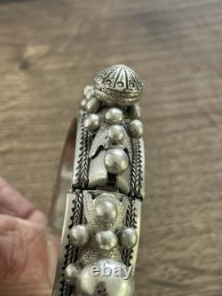 Antique solid silver Berber Moroccan Mizam bracelet, 119 g, ethnic