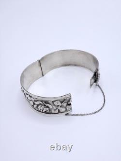 Antique sterling silver cuff bracelet with Art Nouveau rose decoration, circa 1900
