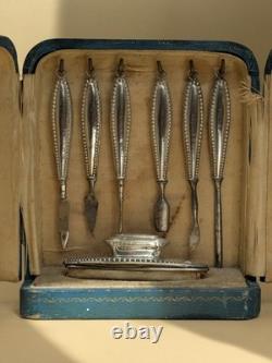 Antique sterling silver sewing set in its original case, late 19th century