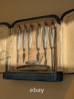 Antique sterling silver sewing set in its original case, late 19th century