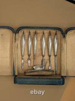 Antique sterling silver sewing set in its original case, late 19th century