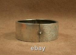 Beautiful Ancient Bracelet, Rigid Opening Cuff in Solid Silver, 19th Century
