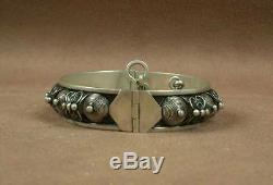 Beautiful Antique Berber Bracelet In Sterling Silver & Email Poincon Cow Morocco