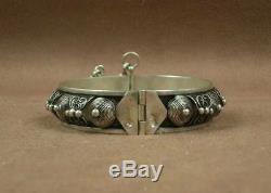 Beautiful Antique Berber Bracelet In Sterling Silver & Email Poincon Cow Morocco