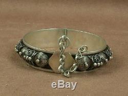 Beautiful Antique Berber Bracelet In Sterling Silver & Email Poincon Cow Morocco