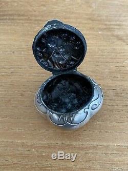 Beautiful Old Pill Box Poudrier Sterling Silver Art Nouveau Muguets