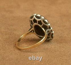 Beautiful Vintage Ring in Solid Gold and Silver Set with a Large Hematite T54