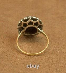 Beautiful Vintage Ring in Solid Gold and Silver Set with a Large Hematite T54